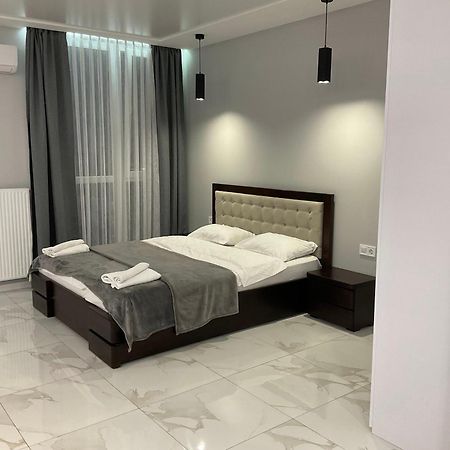 Vip Apartment Near Center Lemberg Exterior foto